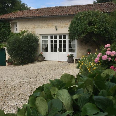 Gite Le Dolmen, Cognac Julienne Exterior photo